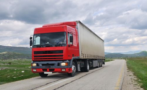 铁饭碗更铁了 五类事业单位人员可直接转为公务员